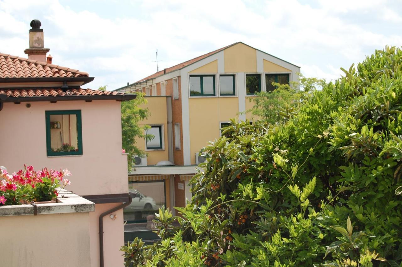 Locazione Turistica Elite Parco Brentelle Bed & Breakfast - Chiesanuova 135 E 167 Padua Exterior foto